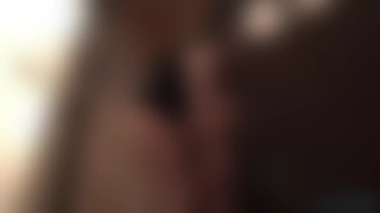 20歳/Dカップ/女子大生
りおん|美人JD
頭上視点(全1視点中 1本目)
※別視点を組み合わせて編集しています。
――――――――――
<顔出しNG>
メンズエステ経験6か月の美人女子大生。
愛想が良いとは言えませんが…
ルックスはマジで可愛い。
顔だけで人気のでるセラピストです。
ボカシ越しからも伝わると思います。
施術内容も過激だったので
前の店でも人気だったと思います。
こんな美人がエロ施術したらお客様も殺到しますよ。
普通の施術から始まり 仰向けでは紙パンツを脱がし…
乳首舐め手コキ、フェラと完全に誤爆させにかかってる。
口内射精しても嫌な顔一つしない彼女。
手の平にドロッと精子を出す姿がめちゃくちゃエロい。
ご奉仕なサービスに好きになっちゃいます。
――――――――――
【視聴方法】
●プレミアム/アルティメット加入で視聴可能
●単品販売(購入後は販売終了後も視聴可能)
―――――――――― (2/2)