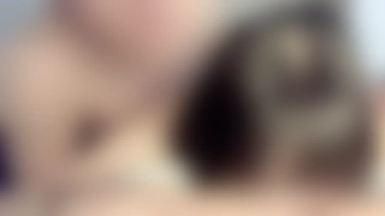 寝バック子宮潰されメス堕ち
一番好きなうつ伏せクリコキで汚いオホ声連発後に、寝バックで奥突かれて完全にメス堕ちさせられました♡♡♡ (2/2)