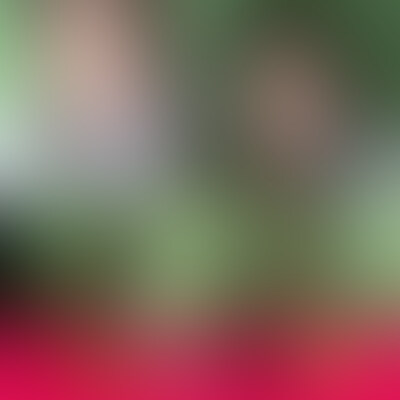 アイドル並みに可愛らしい○○○に公園のトイレでフェラしてもらいました。
整った顔立ちに白い肌、ブラウス越しにたわわな膨らみを見せる胸。

興奮を抑えつつ、彼女のパンティをおねだりして脱がせると、
フサフサとした陰毛とおマ●コ。
照れる彼女を見て支配欲が満たされます。

チ●コを取り出すと先っちょから既にガマン汁が放出。
それをねっとり咥え始める彼女。
可愛い顔を崩しながら肉棒をご奉仕する姿は最高です。
思い切って全裸にさせると雪のように白い肌と綺麗なおっぱい。
羞恥心を煽られながらフェラチオをする彼女の姿は必見です。
是非ご覧下さい。 (2/2)