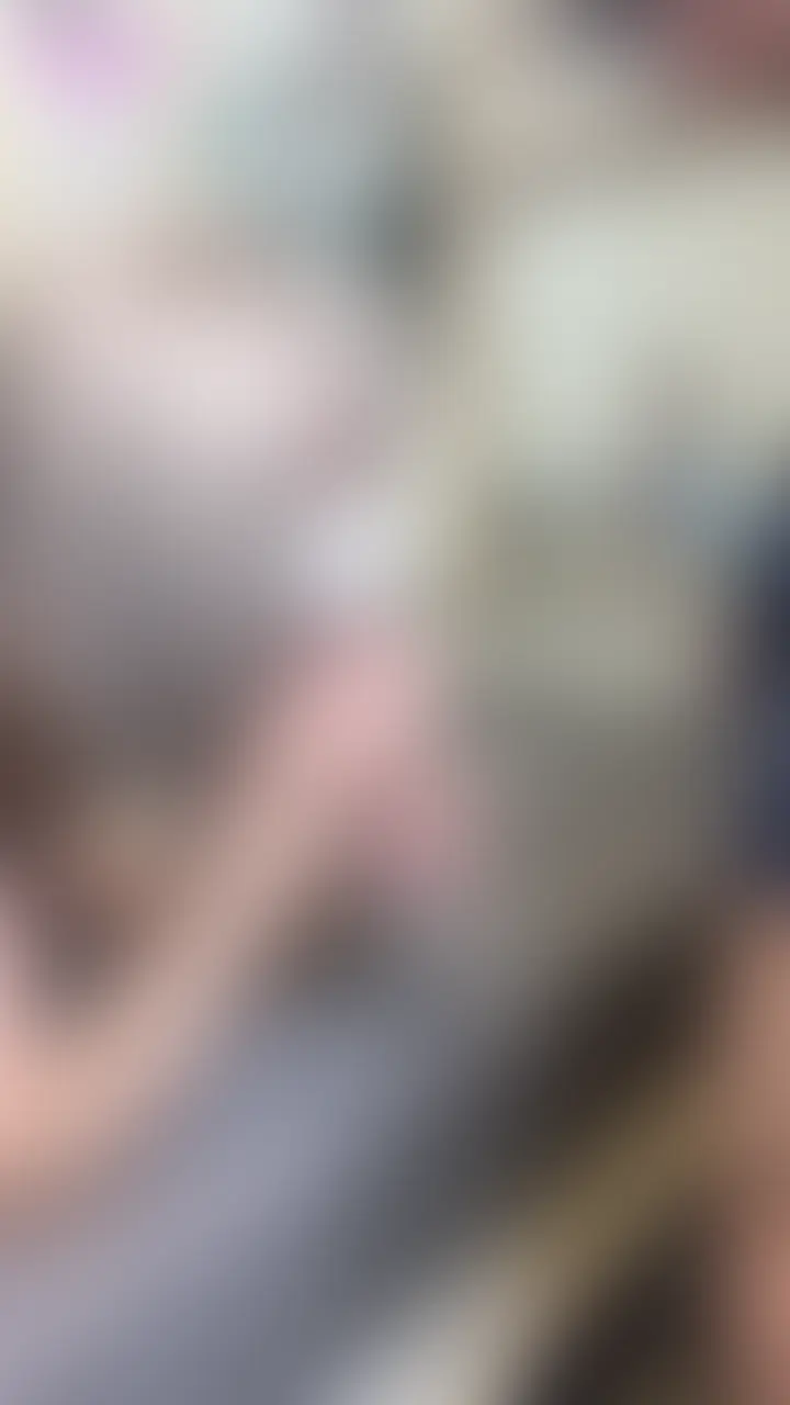 喉奥でいっぱいご奉仕したあとはハメてもらえる⋯はずだったのに、前の穴に吸うやつを入れられて中もクリもやばいまま、アナルでいっぱいされちゃいました⋯
刺激やばすぎていっぱいイッちゃてる🥹 (2/2)
