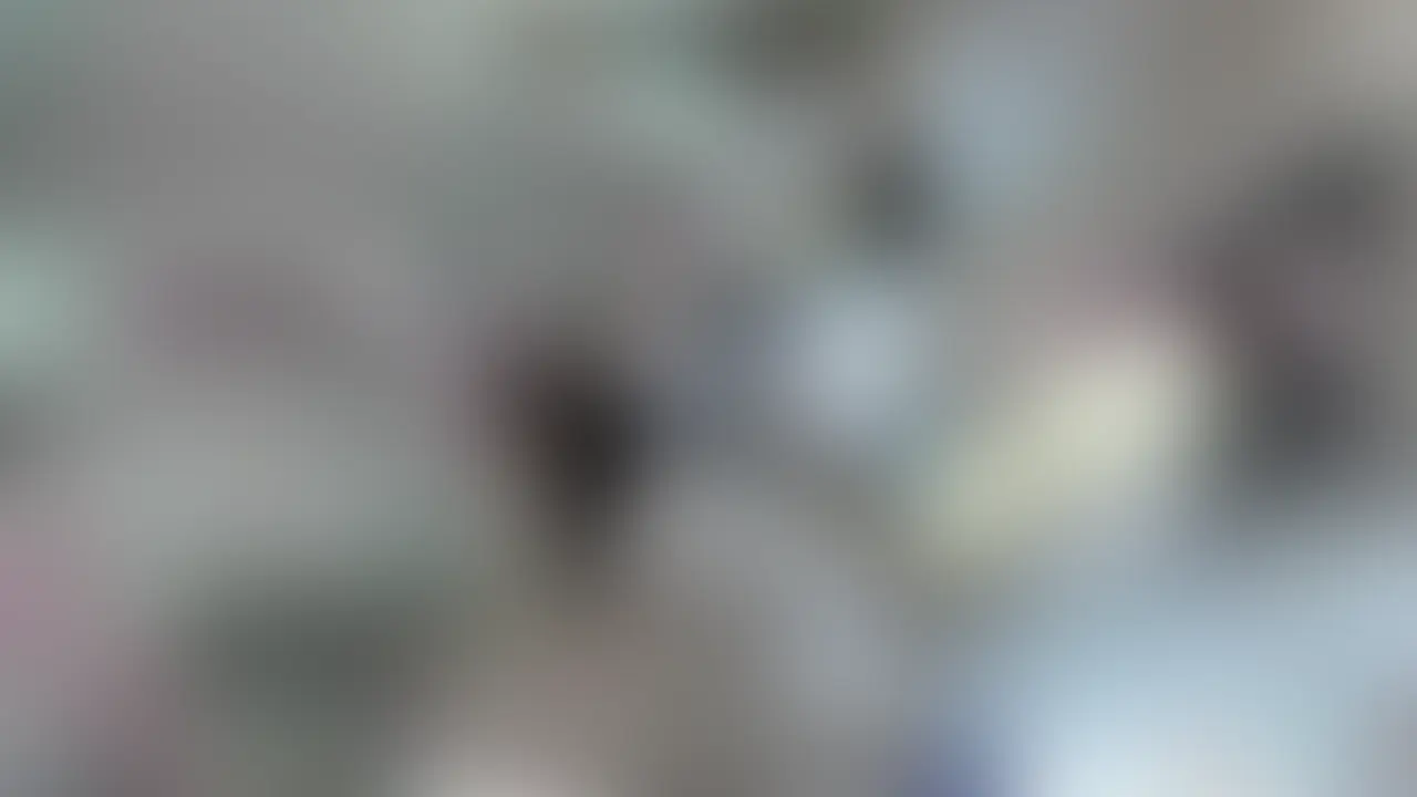 【本編映像】#007 まな
タトゥー女子を口説くガールズタトゥーツアー!
中野でたまたま目に入ったワンポイントタトゥーをきっかけに
話しかけたのは可愛らしい女の子!
タトゥー自体は小さい物が4箇所見え辛い所にある程度で
エロい話は難しいかと思いきやギャップ満載!
他人の物が欲しくなっちゃう寝取り好きでSMやハプニング
バーも大好きというビッチちゃん。
やる気しかない状態でスタジオに到着するとスルスルっと
Hな流れに(笑)
Mと言いながらカメラを見る余裕も感じさせる痴女SEXに
思い掛けず興奮してたっぷり出しちゃいました (2/2)