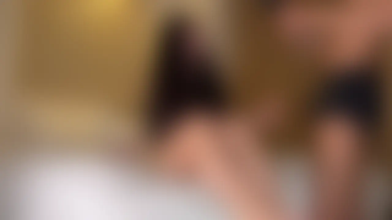 【本編】黒髪清楚系なお嬢様JDを拘束して犯◯ました
黒髪清楚、成績優秀。いつも控えめな「地味キャラ」を演じ、完璧な優等生として振る舞うお嬢様。
でも、彼女の心の奥底には、人一倍強い犯されたい願望と、それを隠し通すことへの大きなストレスがある。
「たまには解放されたい」――理性と本能の間に揺れ、その秘めたる願望を、打ち明けてきた。
「優等生」というイメージに自らを「拘束」しながら、本心からの欲望に日常を「犯され」ていく。 (2/2)