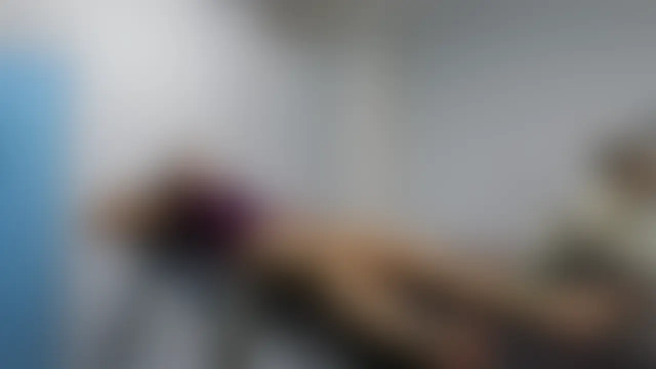 かなり前に私が所有していたスタジオで撮影したもので、半分プライベート感覚で知り合いのけいちゃんの
アナル拡張をお手伝いしてあげた時に、ついでに撮ってたものです笑

なのでプレイというより、女の子の拡張のお手伝い動画になるため、購入しやすい金額にしました🎵

セルフでやるよりアナルが拡張され
目標としてる自分で買ったプラグが入るのも
時間の問題かも？

動画内で使った二種類のプラグは
私が持ってるもので、だいたい直径3〜4センチぐらいだったはず。

5センチは結構太いから、しっかり拡張しないとね🎵 (2/2)
