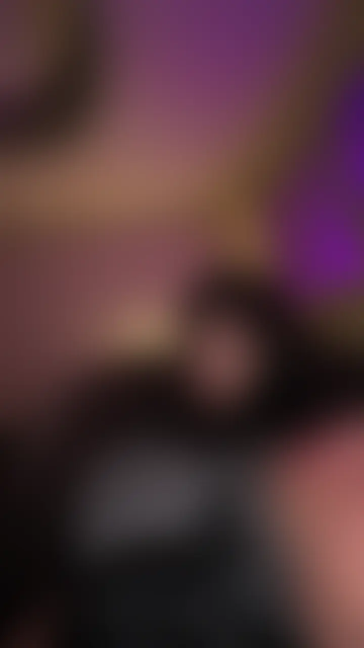彼氏いても気になった男に、すぐ浮気ご奉仕しちゃうらしい。
パンツ越し素股、乳首舐め、ねっとりフェラまでフルコースで俺を本気にさせてくれる、、、
【本編顔出し4月24日17:00公開】
相席ラウンジで出会った彼氏持ち女子がエロがってくるから、思いっきりハメ潮吹かせてビシャビシャに。
欲しがり過ぎの浮気パイパンま○こに、遠慮なく快楽のまま中出しNTRしたので、是非お楽しみください。 (2/2)