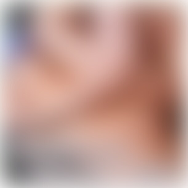 部屋着のままで朝から激しくSEX❣️
パジャマ姿にムラムラした幼馴染みに、イタズラをされているうちに本気になってしまう・・・
何度も激しく突かれて、お口の中に大量射精されちゃう🥺 (2/2)
