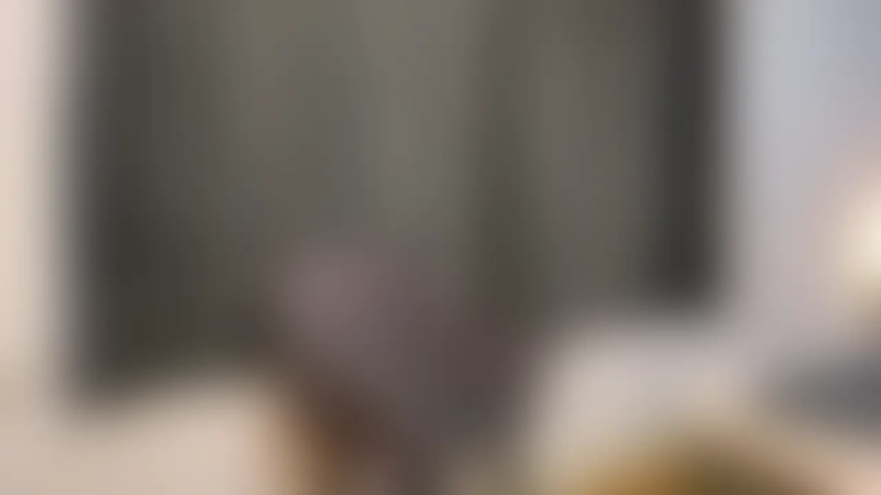 【単品販売】
※主観視点横動画フルバージョン
爆乳といえば水着でしょ！と思って今回はエロさが際立つ水着を着てもらいましたｗｗｗ

胸が大きすぎて水着が収まりきってないのがエロすぎますｗ

かれんちゃんが細すぎて水着のサイズが合わずに肩紐がズレてオッパイが丸見えになってしまってますｗｗｗ

最近フェザータッチを覚えたらしく、サワサワしながらのマッサージが気持ち良すぎてビクビクしまくってましたｗ

ガッツリマッサージも気持ちいいですが、フェザータッチって何であんなに気持ちいいんでしょうかｗ

そんなフェザータッチを満喫していたら、急に僕のお尻の穴を広げて舐め始めましたｗｗｗ

ただでさえお尻の穴を触られるだけで気持ちいいのに、美女の可愛いお口で吸われたり舐められたりしたら一瞬で出そうになりますｗ

なにこれ最高すぎませんかｗｗｗ

贅沢すぎる体験がヤバすぎたし、笑顔で「気持ちいいですか」なんて聞かれたら、それだけでイッてしまいそうですｗ

気持ち良すぎてボーっとしていたら、かれんちゃんの爆乳マッサージが始まっていましたｗ

かれんちゃんのフワフワの手も気持ちいいのですが、フワフワオッパイも気持ち良すぎて、チンコがずっと幸せに包まれていましたｗｗ

添い寝をしてくれたと思ったら、そのまま僕の乳首をペロペロしてくれるかれんちゃん。

舌のフェザータッチと言えるほど柔らかくて、気持ち良すぎて、それにフェザータッチ手コキが加わって気持ち良すぎてどうにかなりそうでしたｗｗ

チンコをマッサージされながら、僕もかれんちゃんのオッパイをマッサージ。

美女にシコシコされながら爆乳をモミモミできるなんて…

最高すぎるフィニッシュに、メンエスの良さを改めて確認させていただきましたｗ (2/2)