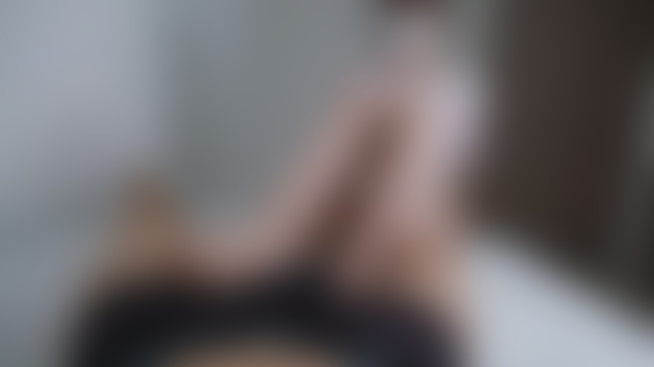 こんにちは😊
2本目は素足でおち◯んちんを4545しちゃう動画を撮りました🎁
脚がキレイとおっしゃってくださる方がわりと多くて、こういう動画の方が喜んでくれるのかなぁ👀
また他にリクエストがあればお気軽に教えて下さいね🎶
もっとここをこうしたほうがよかったとかもあれば、励みになるので教えてほしいです😣
Hello😊
The second is a video of rubbing dick with bare feet🎁
Some people say that my legs are beautiful, and I wonder if such a video would make them happy👀
If you have any other requests, please feel free to let me know🎶
Please tell us if there are any points that should be corrected😣 (2/2)