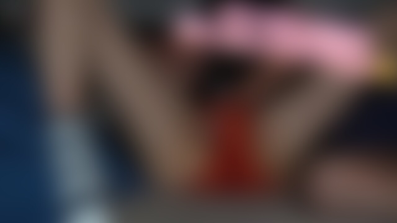 最近出ちゃうんだよぉ、、💜
パンツに大染み作っちゃうエッチなママと正常位👩 (2/2)