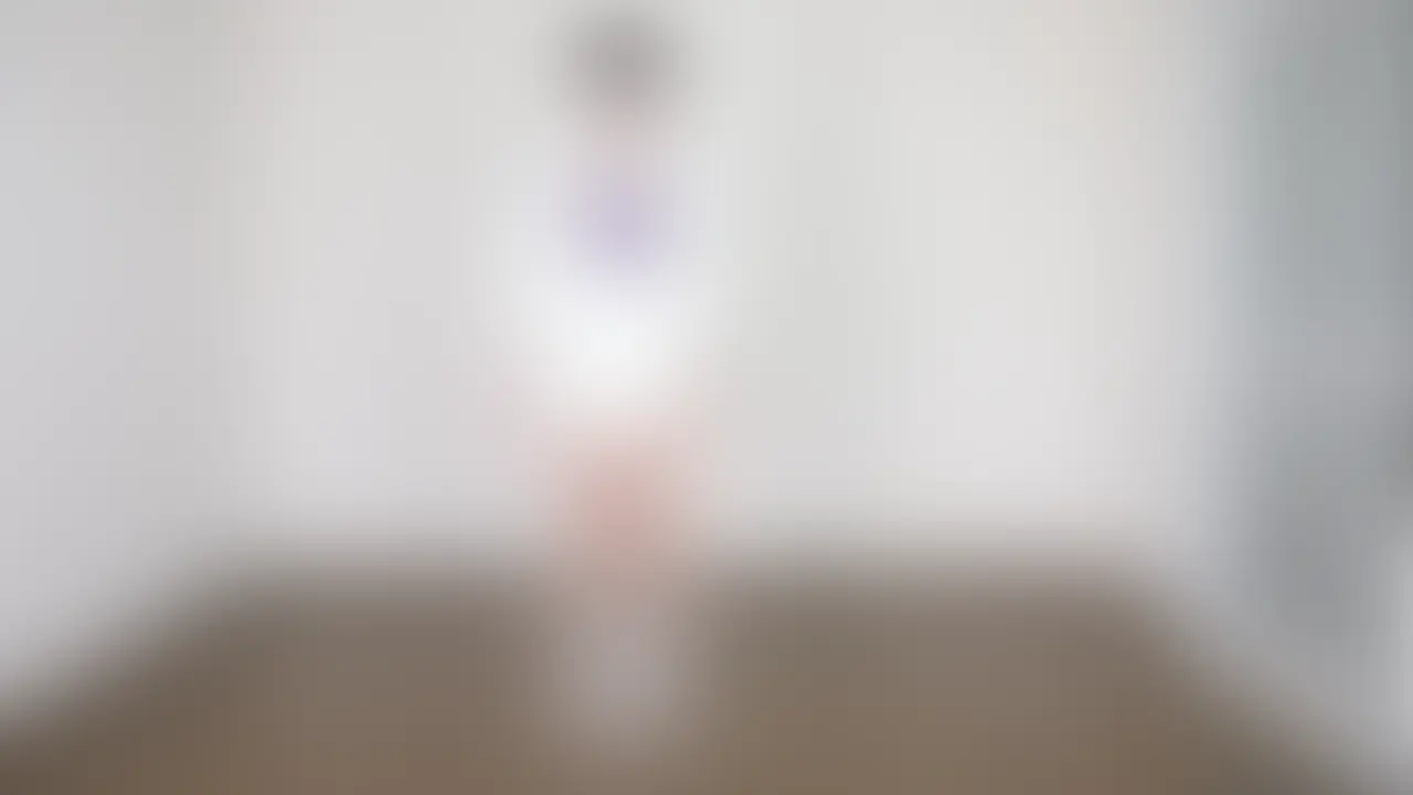 制服UN39
スカートの下に紺ブルマBLO1
白靴下S4
ノリよくずっこける関西の女子。
ブルマはV字ラインを強調、はみ尻するぐらいピッタリ食い込むように。ローレグにしない。
スカート丈は指先ぐらいのミニで。
どこからかオナラの音がする。
彼女ずっこける。横か仰向け。
突っ伏すようなずっこけはしない。
効果音なし。
なるべくブルマが見えるようなズッコケ。ただ、ずっこけた後に動いて見せようとしない。自然な流れで。
ずっこけた後に失神。片足をぴくぴく。
以上のシーンをなるべくたくさん繰り返す。1シーン10〜15秒、全体の長さは10〜15分。
自然に生まれる僅かな違いを楽しみたいので、ワンシーンずつ大きな違いを作ろうとせず、ひたすら上記シナリオを繰り返してください。
お願い致します。
15分08秒 (2/2)