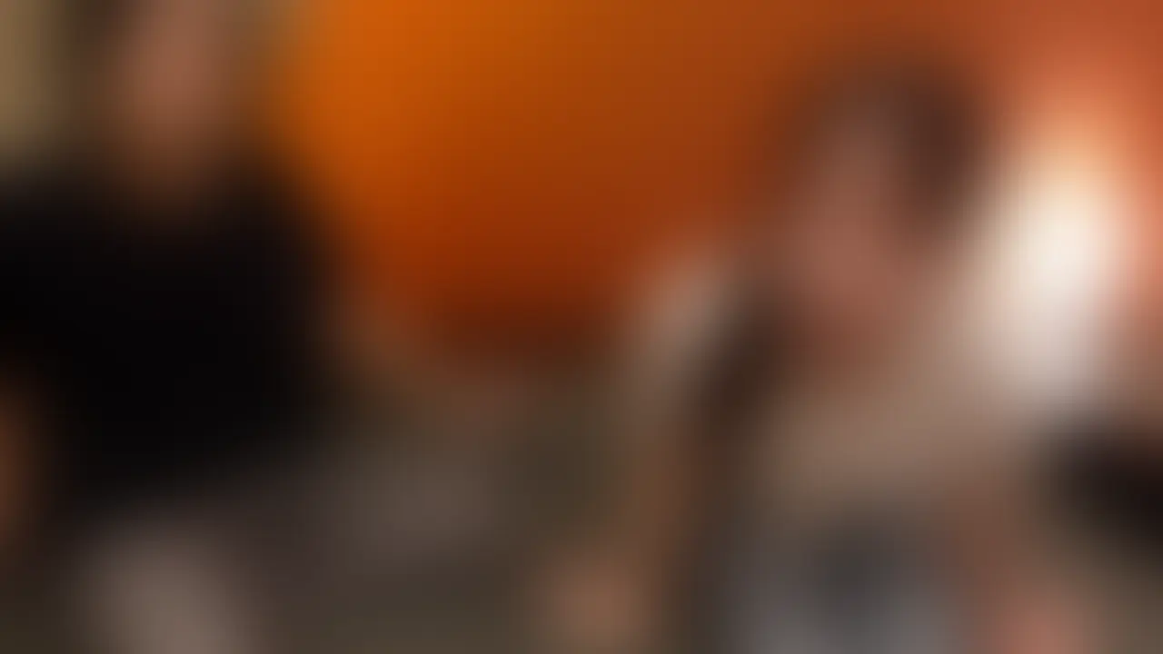 成人式でワンナイトした同級生と久しぶりにSEXしてたら、上司から電話かかってきて電話越しにヤてるのバレました💦
「何もしないでね」って言ってるのに男の子って意地悪してくるからほんと最低、、、 (2/2)