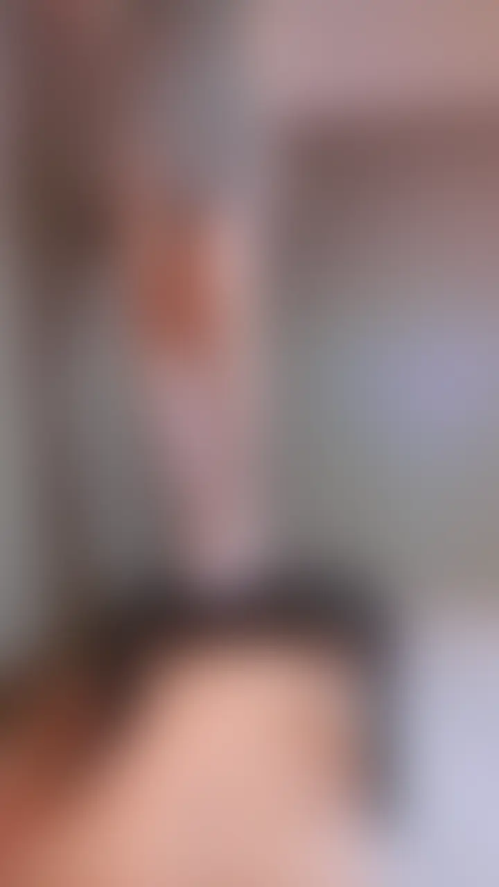 ― チャイナコス × 美脚 × おもらし射精 × ヒールコキ ―
テーブル穴の向こうでビクビクしてるポチ、
ちょっと踏んだだけで…もう出ちゃったの?
イけって言ってもないのに、我慢できずに勝手にイくとか…ほんと雑魚🐾
ヒールの先でつんつんギュッ。
たくさん生意気に煽られてんのにギンギンに勃起
脈打つちんこをピンヒールでコキコキ♡
一度目は“おもらし射精”で
二度目は“本気の射精”
飛び散った精子は、ヒールでガンガン踏みつけてあげた。
ほんと、壊れ方が無様すぎるw
\\こんな人におすすめ//
✔ 美脚・ヒール・チャイナコスが好き
✔ 無機質な支配より“小悪魔の悪ノリ”が好き
✔ グローリーホールや観察視点プレイにゾクゾクするタイプ
✔ 「勝手にイっちゃう」反応フェチ (2/2)
