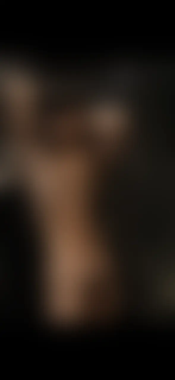 シャワー前でポージング🚿💪 sample 1