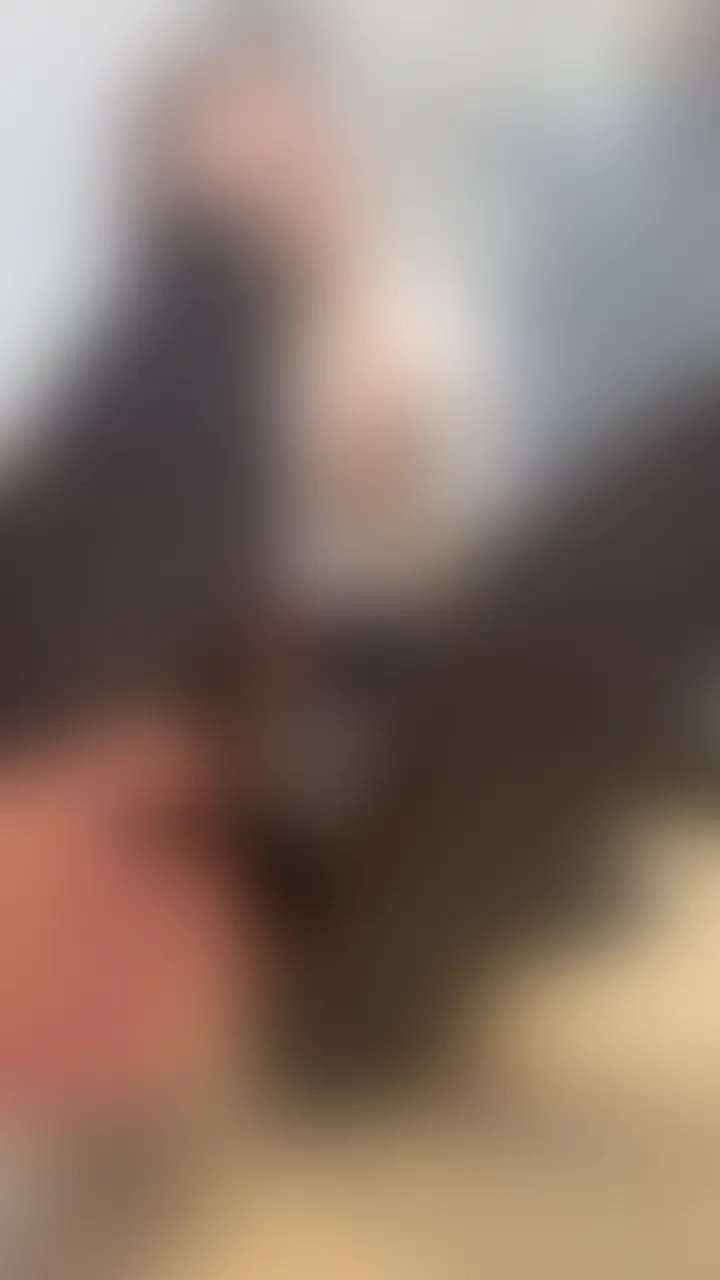 脇膝が弱点!小室瑛莉子アナ似美女25cmパンプス足裏中心にくすぐり、両足比べ!6分4秒
パンプス靴下脱がせ15秒、足比べ15秒、足裏7:3足裏以外の割合で撮影
身長の割に実寸25、靴下跡もありました!
足裏は最初だけ笑っており基本強いイメージでしたが脇と膝は弱く、ずっと笑ってました!
ツイッターでご要望やリクエスト承っております!
ID:FDksgr6 (2/2)