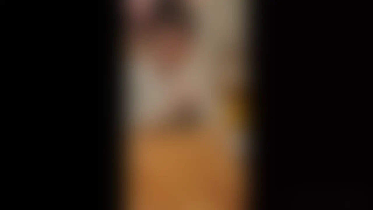 【完全顔出し】エロいこと大好きな性欲バカ強い看護師(21)とバチボコ中出し密会
見た目清楚で可愛い、恥ずかしがり屋さんの看護師さん。
でも本当はエロいことばかり考えてるど変態ナースとバチボコ中出し密会。
毎日オナニーするぐらい性欲がバカ強くて、ハードなことが大好きなドM気質。
普段できないバチボコプレイをされてみたいと密会依頼がありました。
恥ずかしがり屋さんだったので、居酒屋で飲んで酔ってエロを解放してもらってからバチバチの連続3回戦。
しかも全て中出しw
看護師どエロい説は本当ですw (2/2)