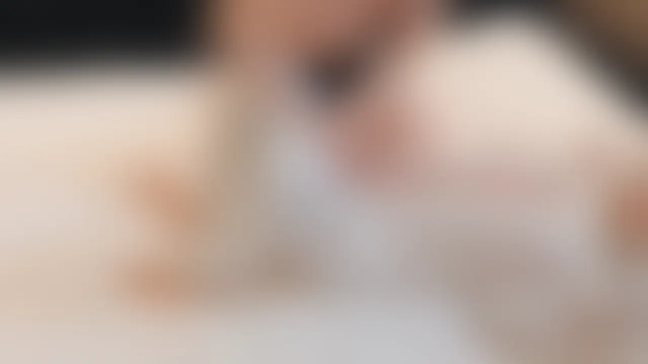 巨乳人妻の仕事場の検査服のまま着衣セックスしちゃいました。普段見えない仕事着の下を脱がすと巨乳とエロランジェリーが！隠れ巨乳を揉みしだかれて、バック騎乗位で突き上げられちゃいます (2/2)