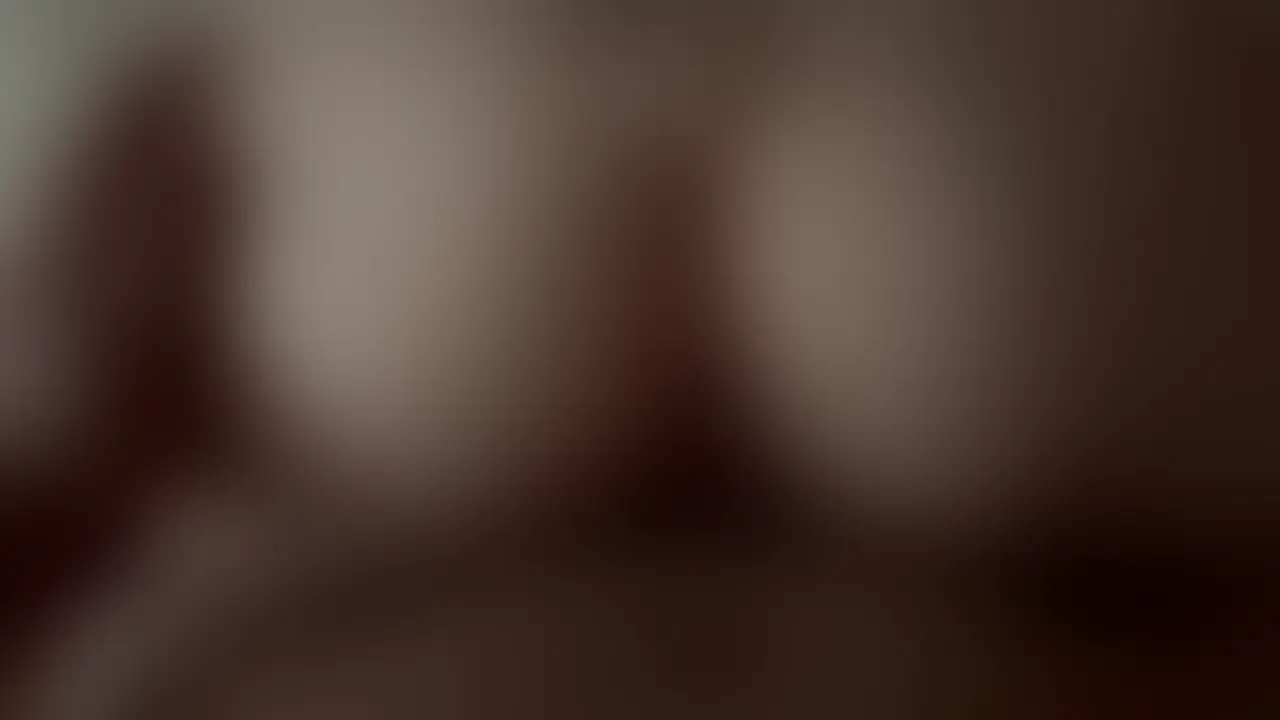 【限定動画/義妹不倫】朝お越しに来た日焼け跡の残る義妹と隣のキッチンにいる姉(妻)にバレないよう生ハメ不倫セックス (2/2)