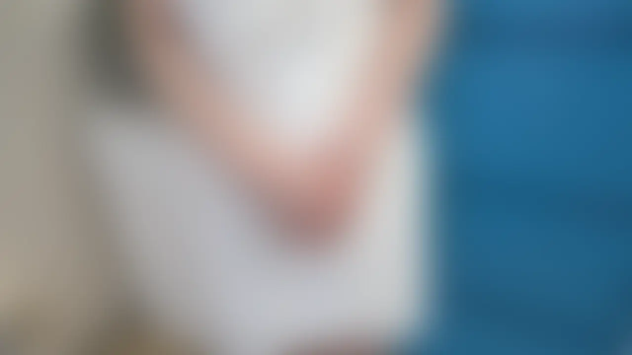 隠れ神乳の現役の学校の先生です。
※本編顔出し
こちらはまずはパイズリ動画です、職業が職業なので、反応をみて他販売します。
顔もめちゃ可愛く、生徒にもモテそうですが、意外とそんなこともなく、地味な先生として通っているみたいです。胸はコンプレックスで普段は隠しているようですが、しかし脱いだらスゴイという表現がありますが、彼女はまさにソレです。めちゃくちゃスタイル良いです。オッパイの形は最高、ハリがあり、クビレもあり、肌もめちゃ綺麗。こんなのが先生だなんて宝の持ち腐れですね。
めちゃエロいので是非。お買い得価格です。
----
※出演者は20歳以上であることを身分証で確認しております。
※法律や条例に違反することは一切行っておりません。
※二次使用及び、第三者に提供、譲渡、転売等を行う事、無断で動画・画像に加工を施す行為は固くお断りいたします。
※予告なく作品を削除、価格の変更を行う場合がございます。 (2/2)