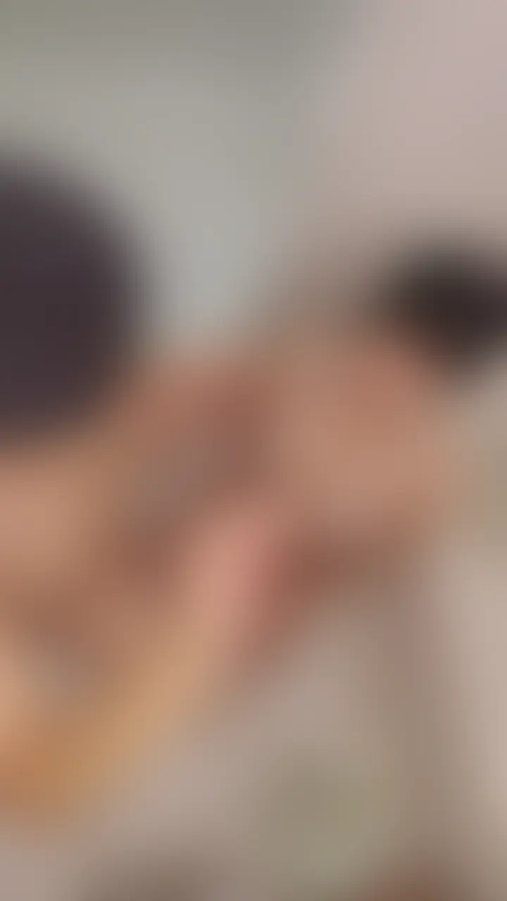 【本編お顔出し！】
お風呂でソープランドごっこをしてみたんですが、バキバキになったおちんちん見たら挿れたくなっちゃいました🫣
最後はたっぷり中に出してもらいました💕 (2/2)