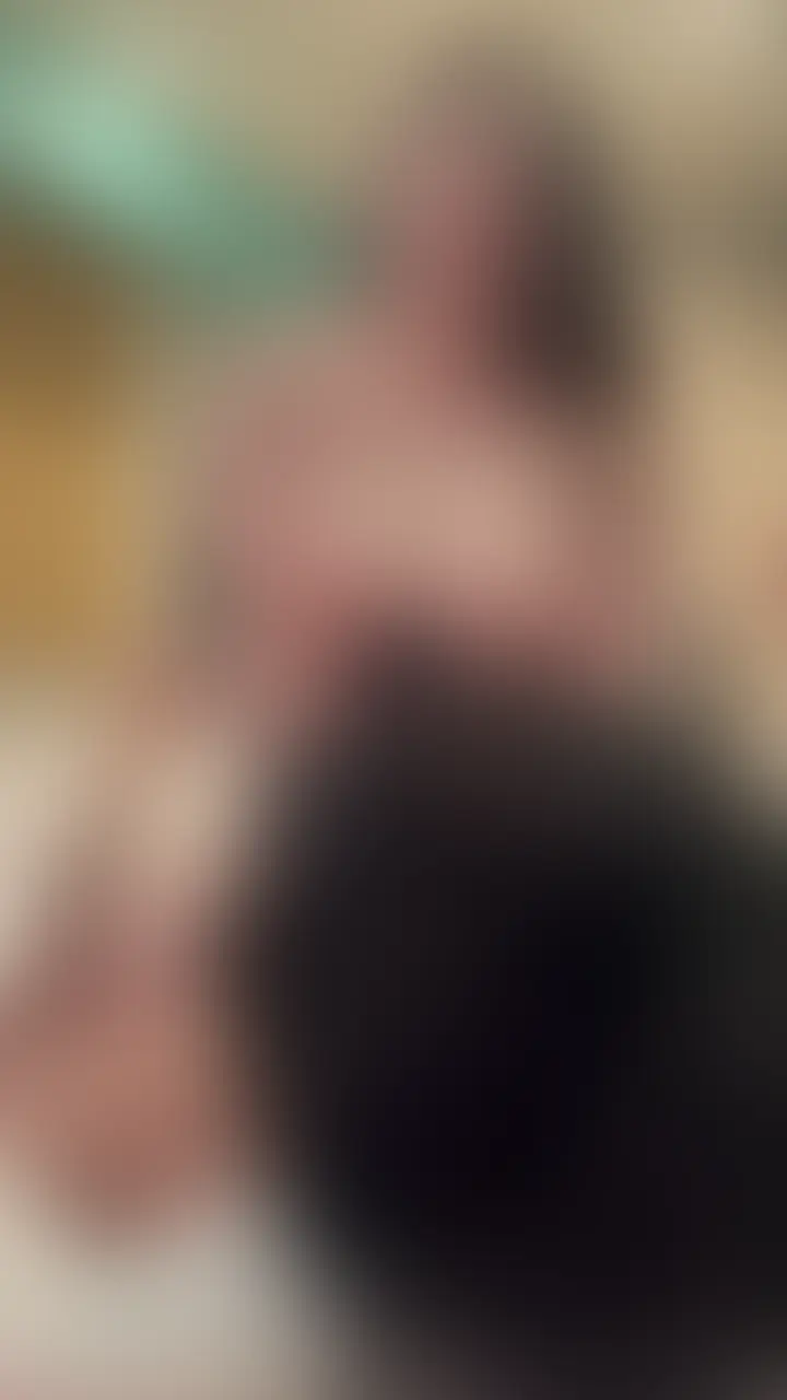 豊満巨乳の甘え騎乗位
ポルチオ責めの快感に耐えられず
キスで甘える敏感まんこ (2/2)