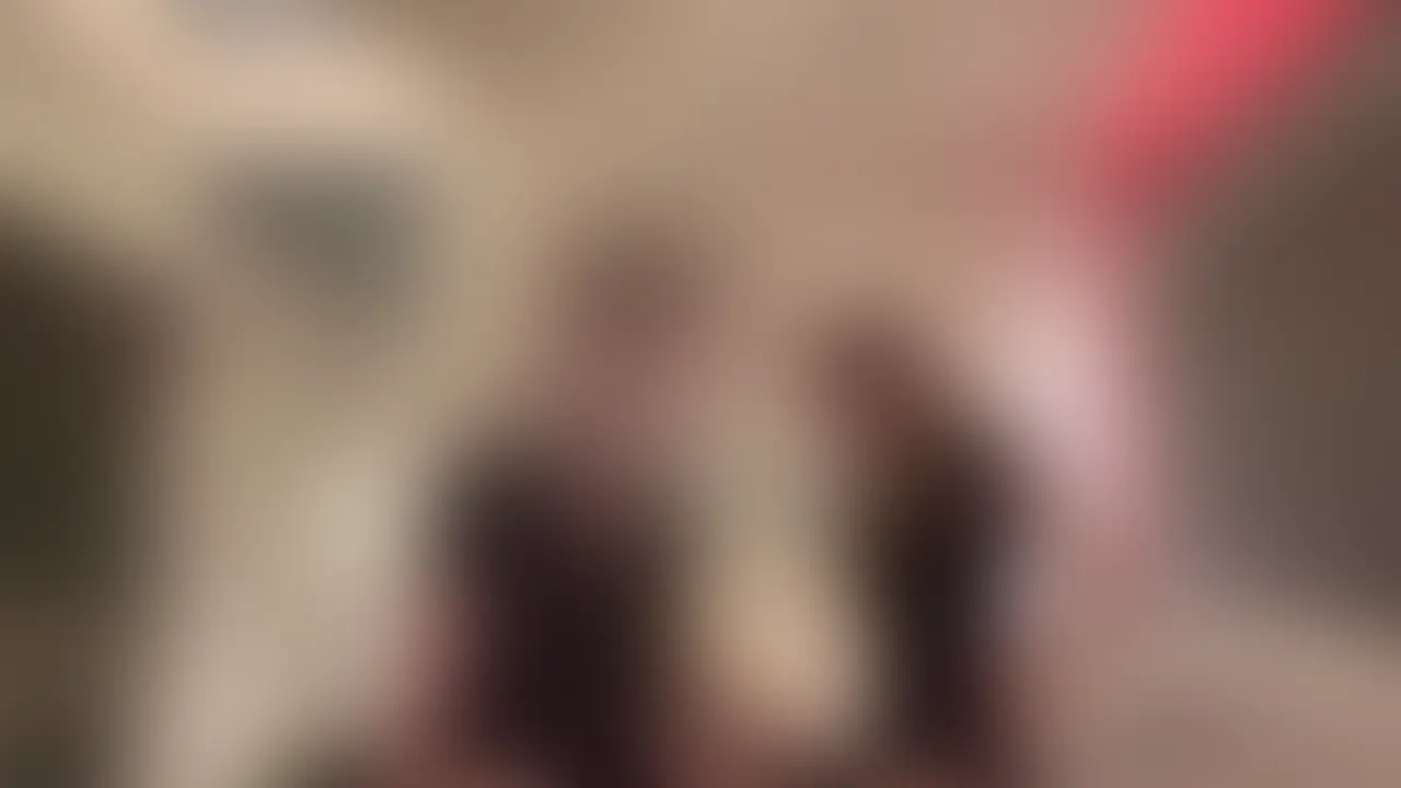 【清楚系の女の子が「彼氏のじゃ満足できないからいじめられたいです...」ってお願いされたのでハメてきました】
【本編顔出し】
最初は優しくキスしながらだんだんと服を脱がしていくとおっぱいが
敏感で優しく触るだけでかわいい声がでちゃってえっちでした。
後ろからたくさんついてあげるとすぐイッちゃったのでそのままつき続けたら連続でイッちゃってました。。。
正常位とバック、騎乗位で楽しみました。 (2/2)