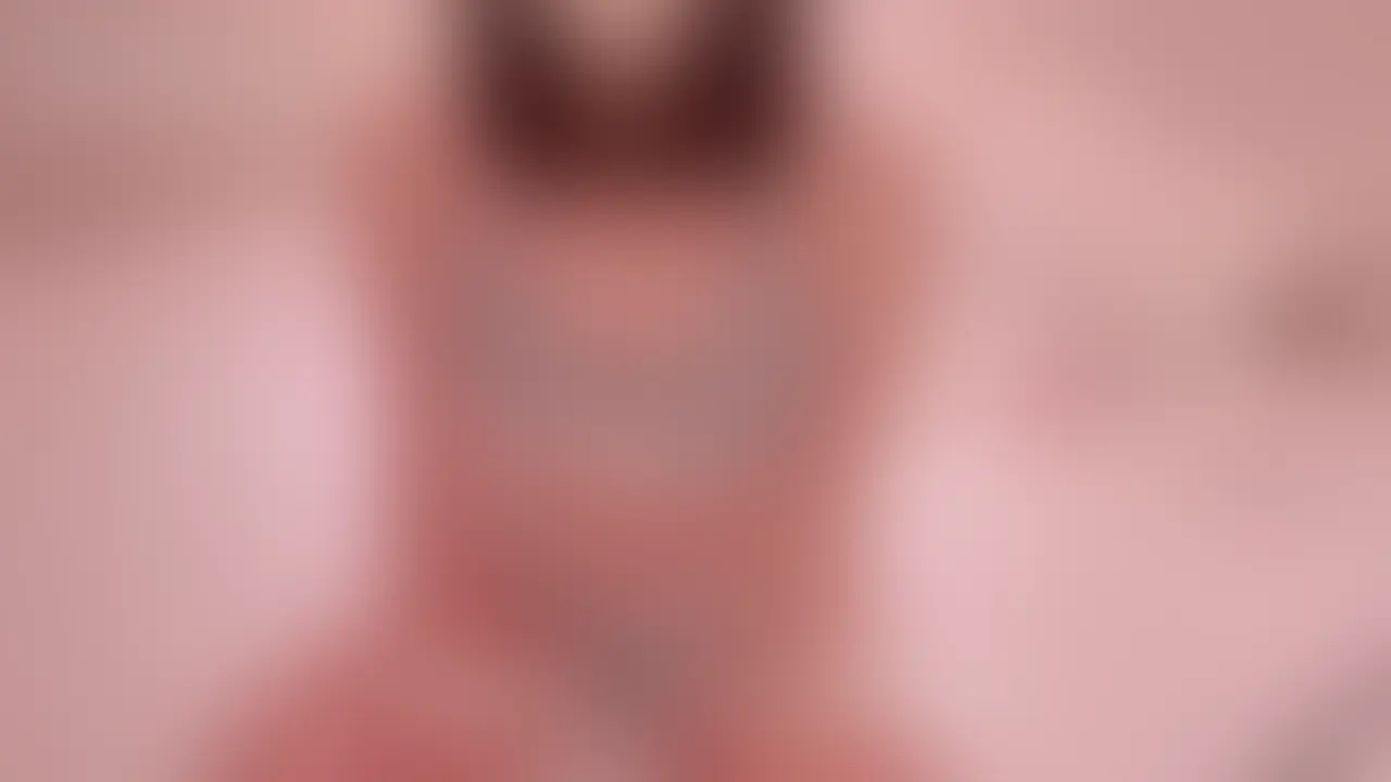 こんにちは!ひなです🥹🩷
動画を見るときは、
右上の「いいね♡」を押してから見るとイイコトあるかも?✨
∴∵∴ ୨୧ ∴∵∴ ୨୧ ∴∵∴ ୨୧ ∴∵∴
∴∵∴ ୨୧ ∴∵∴ ୨୧ ∴∵∴ ୨୧ ∴∵∴
ホテルの柔らかな照明に包まれて、
カルバンクラインのランジェリースタイルで
少し背伸びした大人の雰囲気に挑戦してみました🖤
…なんて綺麗なエロではございません!!
縛られたい…もっと過激なオナニーにチャレンジしたい…
そんな思いからセルフ縛りでオナニーしちゃいました💛
電マがクリちゃんに触れるたびに、
愛液がだだ漏れ…
パンティがびっしょりと濡れちゃって//
セルフでクリトリス開発しちゃいました。
それだけでは物足りない!?
奥がゾクゾクしてしまって、
アレが欲しくなって…
グチョグチョのアソコにずっぽりと挿入🫣
…過激な説明文で失礼いたしました。
特別な演出はせず、自然体のままカメラを回してみたので、
私自身の素の表情や空気感を感じてもらえると思います🌙
少しだけ大胆に、
でもどこか清楚で繊細な一面をお楽しみください✨ (2/2)