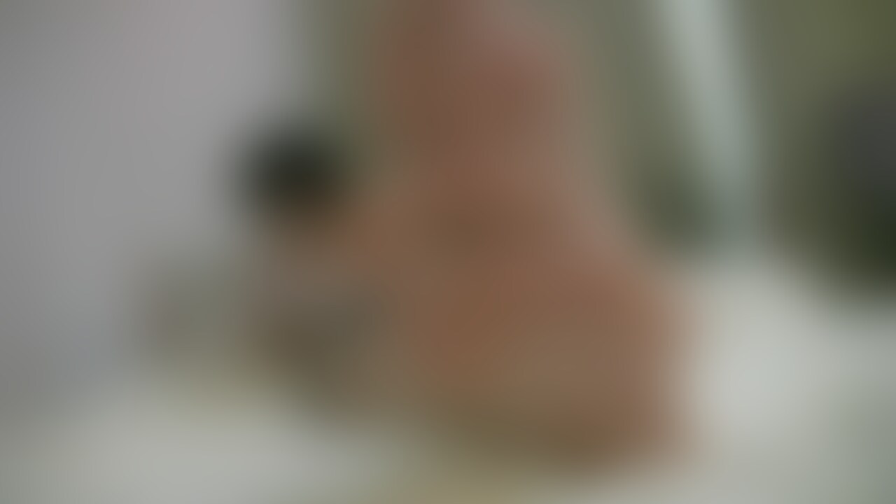 足の裏 ガン見コレクション その1 あやか
今回は新企画です。 女の子の部屋にいる様な
状態での足の裏をじっくりとガン見。
普段は見れない部分なので、ここぞとばかり
じっくりとご覧になれます。女の子は19歳の
ショートカットの可愛い子。時折見えるパンチラ
もたまりません。自然体の足の裏はいかがですか?
時間:5分38秒
サイズ:1440x1080 (2/2)