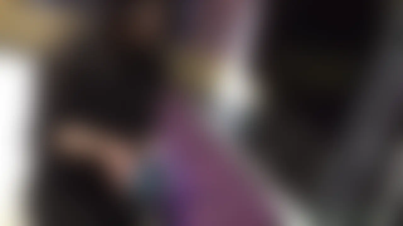 「マイルーラいれて中出ししてください♡」 お願いからはじまるシンママとの最初の逢瀬。 彼氏とのあれこれを聞きつつの導入、字幕追加の未公開カットです。 (2/2)