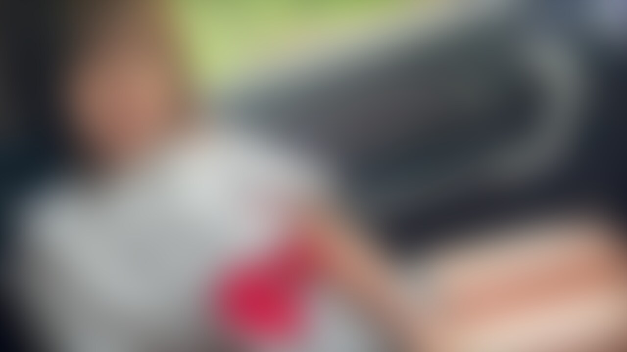 【ファン限定フル動画】🎁

彼女と会う時は必ずせっくすするカップル。今日は車の中でSEXでイキまくるカップル。

『毎回会うたびにせっくすするカップルは、お互いがヤりたい盛りで早くSEXがしたいが為に、車の中で彼氏のおちんちんをお掃除フェラしてくれて車が上下に揺れるほどお互いのおちんちんとおまんこを擦りあって気持ちよくなる姿が抜ける動画』 (2/2)