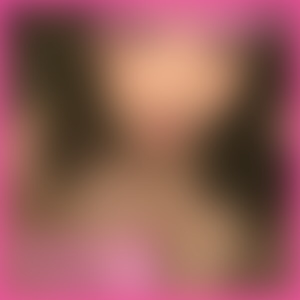 どうも、にもかです。
むっちり色白巨乳JDをハメた映像を公開します!
性欲ありあまる女子大生ちゃん(σ・ω・)σ
出会いは某SNS。彼氏募集中のプロフを見て声かけてみた。
なんで彼氏欲しいの?って質問したら、『最近まで(彼氏が)いたんだけど、別れたら寂しくなっちゃって…』とのこと。
そこら辺の気持ちの整理もどうにかしたいし、体も元カレとそこそこの数シてたせいで持て余してるっぽい。
じゃあ…ホテル行く?って聞くと、ちょっと躊躇いがちにOK。
そん時は、緊張のせいかかなりガチガチw
辿々しいミカちゃんだったけど、何回かこういうコト繰り返してく内に慣れてきた?
最近じゃ、リラックスした表情を見せてくれるようになった。
夕方、いつもの場所で合流。
適当なホテルに入ってすぐ、押し倒しキスで責めながら、デカ乳を揉んで吸ってと堪能………。
ミカちゃんはムチエロ肉体の持ち主。
どこ触ってもふわっふわで、いい匂いがして、特におっぱいの谷間からは汗交じりの甘い匂いがするから好き。
もう、色々とガマンできなくて服を脱がしてく。
今日の下着は薄い黄色。服装とも似合ってて可愛い。
じっくり観察して、下着の上からあちこちイタズラに触ってたら、益々興奮して勃起してきた。
ソレをズボン越しに見せつけてみると、恥ずかしいけれどもの欲しそうな顔をするミカちゃん。
今日も時間ギリギリまで、楽しもうと思う。 (2/2)