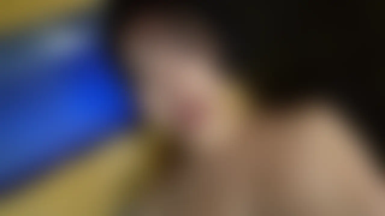れいが生まれたままの姿で登場!!😍
ローションで全身をヌルヌルにして💦
気持ちいいマッサージをしていくよ💓
たっぷりのローションでテカテカになった身体がとってもいやらしい💕
うずうずしてきておもちゃも入れちゃったよ😘
全身いやらしくなったれいのオナニーいっぱい見てね💞 (2/2)