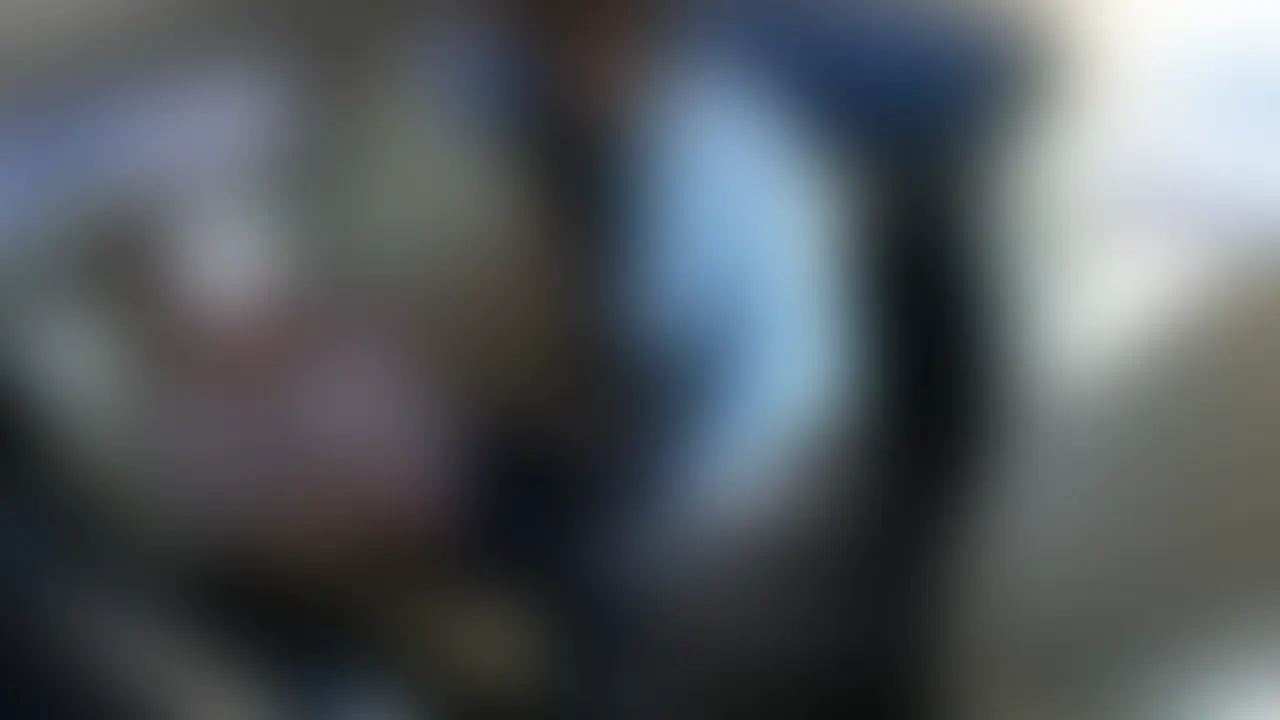 迎えに来た旦那が後ろに⁉️
旦那を見ながらのSEXが興奮するという人妻🫣
もう変態すぎる姿に興奮が止まらない💦 (2/2)