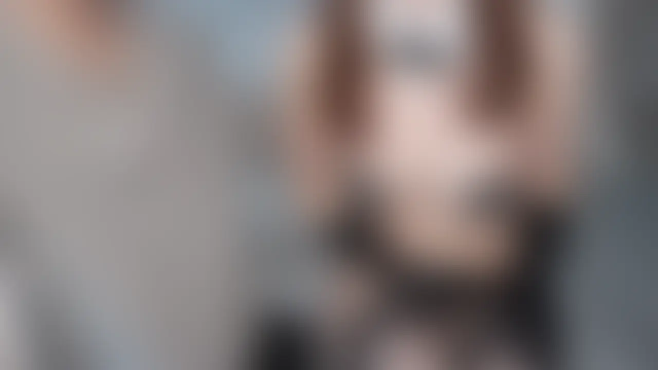 会うの2回目のGカップお姉さんにエロいコスプレ着させてみました。
相変わらずエロい喘ぎ声でセックス大好きなんだろうなっていうのが伝わりますよね。
5日間くらいオナニー我慢してからセックスしたので挿入してすぐ射精してしまったので、挿入シーンが短いの申し訳ないです。。
溜めすぎも良くないですね。
前回の動画はコチラ▶︎
https://myfans.jp/posts/d8d36992-aacd-434f-97d7-30d30081f49d?swipe=1&sort_key=publish_start_at (2/2)