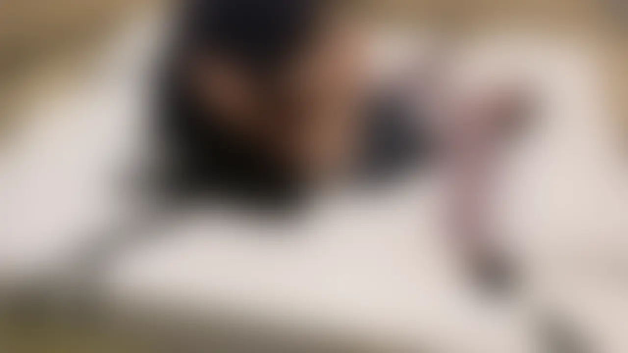こんにちは!くすぐり動画専門のこちょぱです。
今回はTwitterのDMからご連絡を頂きプレイに至った某公務員さんのくすぐりプレイです。
この公務員さんは職業柄身バレしたら色々とマズいということで具体的な年齢とお名前のイニシャルも隠しています。
公務員×バレたらマズいで色々とお察し下さい(^^;
身長は小柄で口数も少なく非常に大人しい女性でした。
20代ですが下手したら○校生と間違われるくらい幼さが残っている子です。
マスクもしていたら尚更ですね、お肌も綺麗でした♪
今回はソフトプレイでしたが、ご本人さん見た目とは裏腹にハードも切望しているようなので、
この動画の評判が良ければハードプレイの動画も撮るかもしれません。
全身くまなくこちょこちょ、お時間たっぷり40分の演技無しの一般女性のくすぐりプレイ、お楽しみ下さい!
・一般の方なので顔にボカシを入れています。
・全裸や本番行為はありません。下着姿までです。
・ご本人さんマスク着用した上で顔ボカシを入れています
※あくまでも素人女性をくすぐるフェチプレイ動画です。
・二次使用、譲渡、転載、転売等は禁止します。
・発見した場合顧問弁護士を通じ法的措置を取ります。 (2/2)