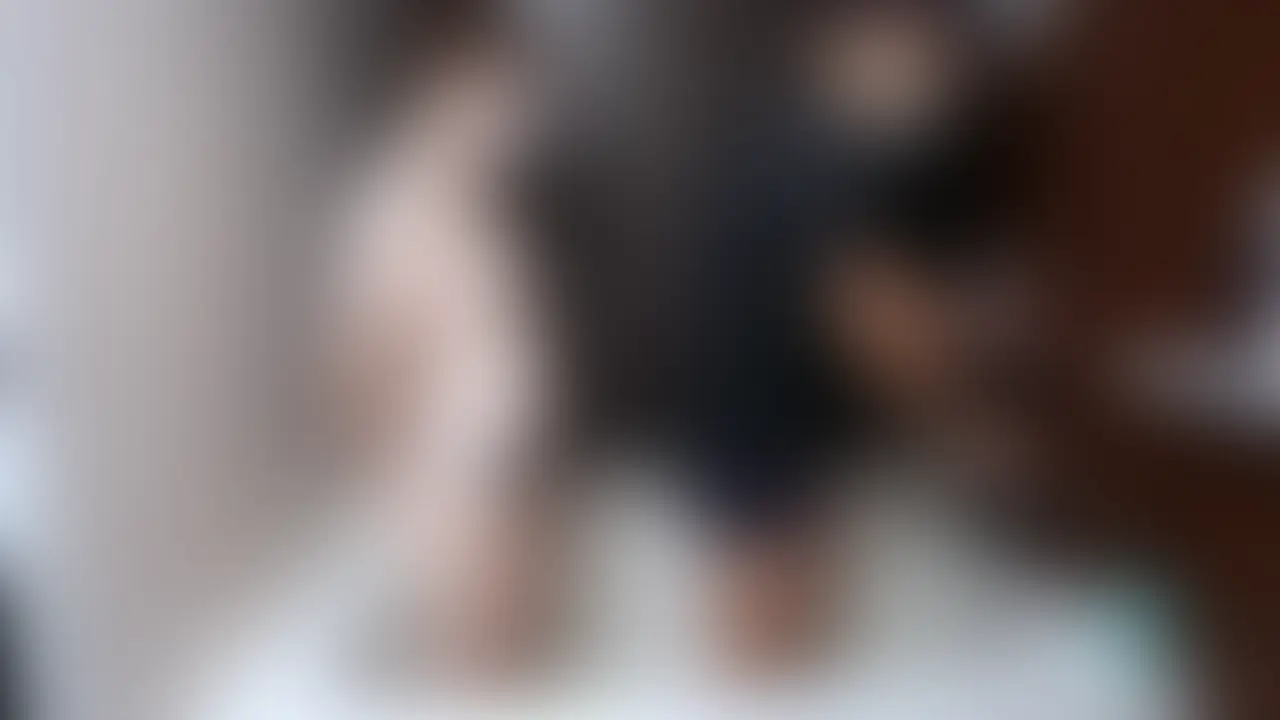 【🤏乳首をめぐる冒険🤏】清楚なのに異常感度チクビの保険屋さん 🔞ふようちゃん23歳🔞ホイップ洗体編【TIK015-e】

名前:ふよう
年齢:23歳
職業:保険営業アシスタント
体型:むちむちDカップ
身長:154cm
血液型:A型
出身地:福井県

物静かで、ちょっぴり人見知り。
でも一度話すとほんのり笑ってくれる、
可愛らしい美少女です。
保険営業のアシスタントとして毎日真面目にお仕事してるらしく、
一生懸命で健気なその姿に
なんだか守ってあげたくなるような気持ちになります。
だけどふとした瞬間、
何かを思い出すように遠くを見つめる眼差しに、
「この子、何を抱えてるんだろう」なんて妄想をしてしまいます。
そのギャップがたまらないし、
不意にこぼれる無防備な笑顔も嬉しくなっちゃいます。
一見、清楚な雰囲気ですが初めての乳首責めに
雰囲気とは裏腹に速攻でビクビクと以上反応。
良い意味で裏切られた感があって最高でした。
X（旧Twitter）からDMで応募してきてくれました。 (2/2)