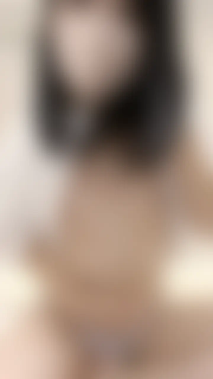 裏垢女子の自撮りオナニー動画「黒髪少女（20歳）貧乳自撮りオナ 感度抜群のおまんこと乳首。 性格は真面目で礼儀正しいモデルさん。」の投稿サムネイル