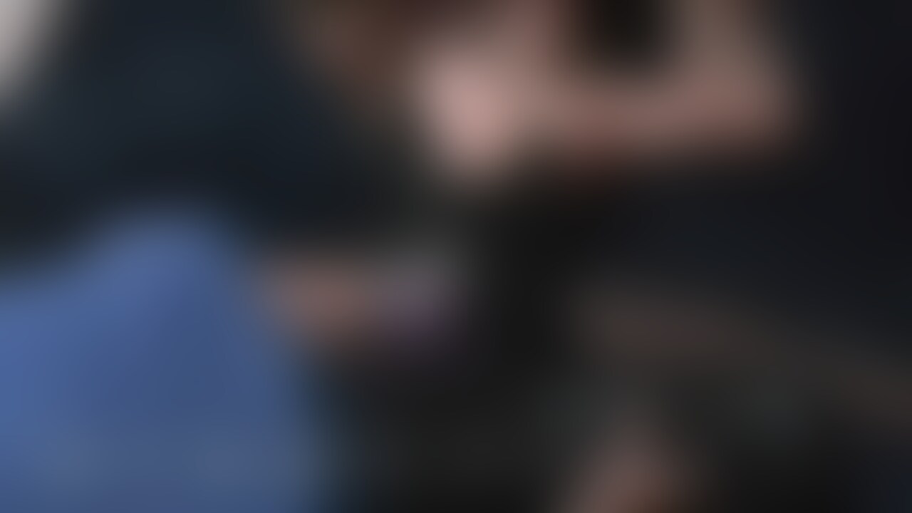 3人の単独さんに貪られ
キスされ乳首舐められクンニされの
快楽責めの妻を鑑賞。
撮影する妻フェチ夫は大喜びです😁 (2/2)