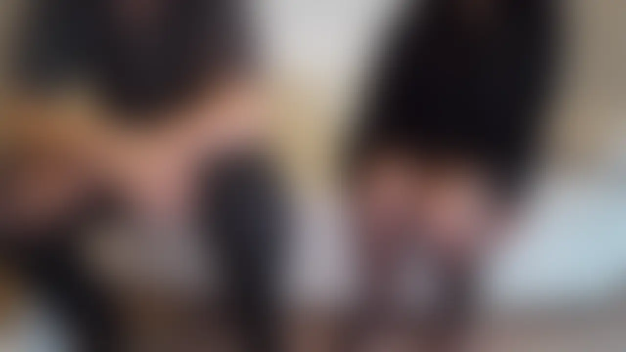 結婚10数年のご夫婦。
寝取られに目覚めた旦那さんと、他人棒にめちゃくちゃハメられてイキ狂うエロい人妻。
旦那さんが横で見守る中、激しくイキ狂い2連続で中出しされる。 (2/2)