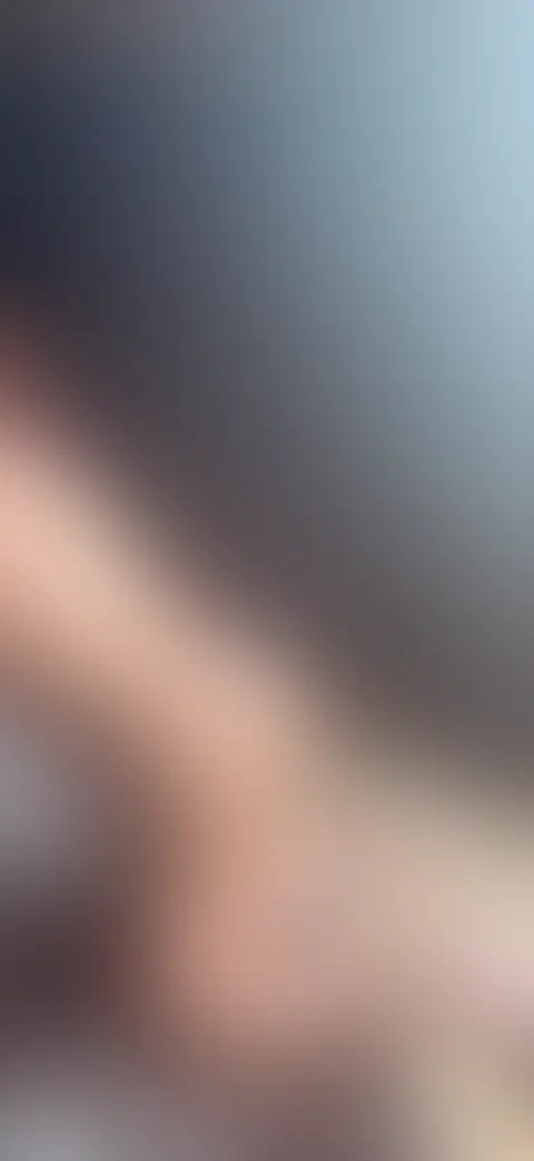 水色のスリングショット🩵きわきわ水着で撮影するといろいろの危ない問題 (2/2)