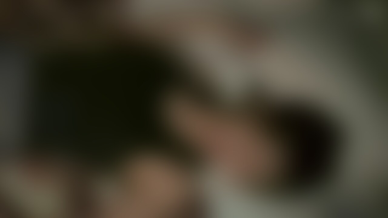 ゴムバンドで自由を失った女子。誰の声も届かない防音室で彼女のおまんこは無機質にこじ開けらあれる。 (2/2)