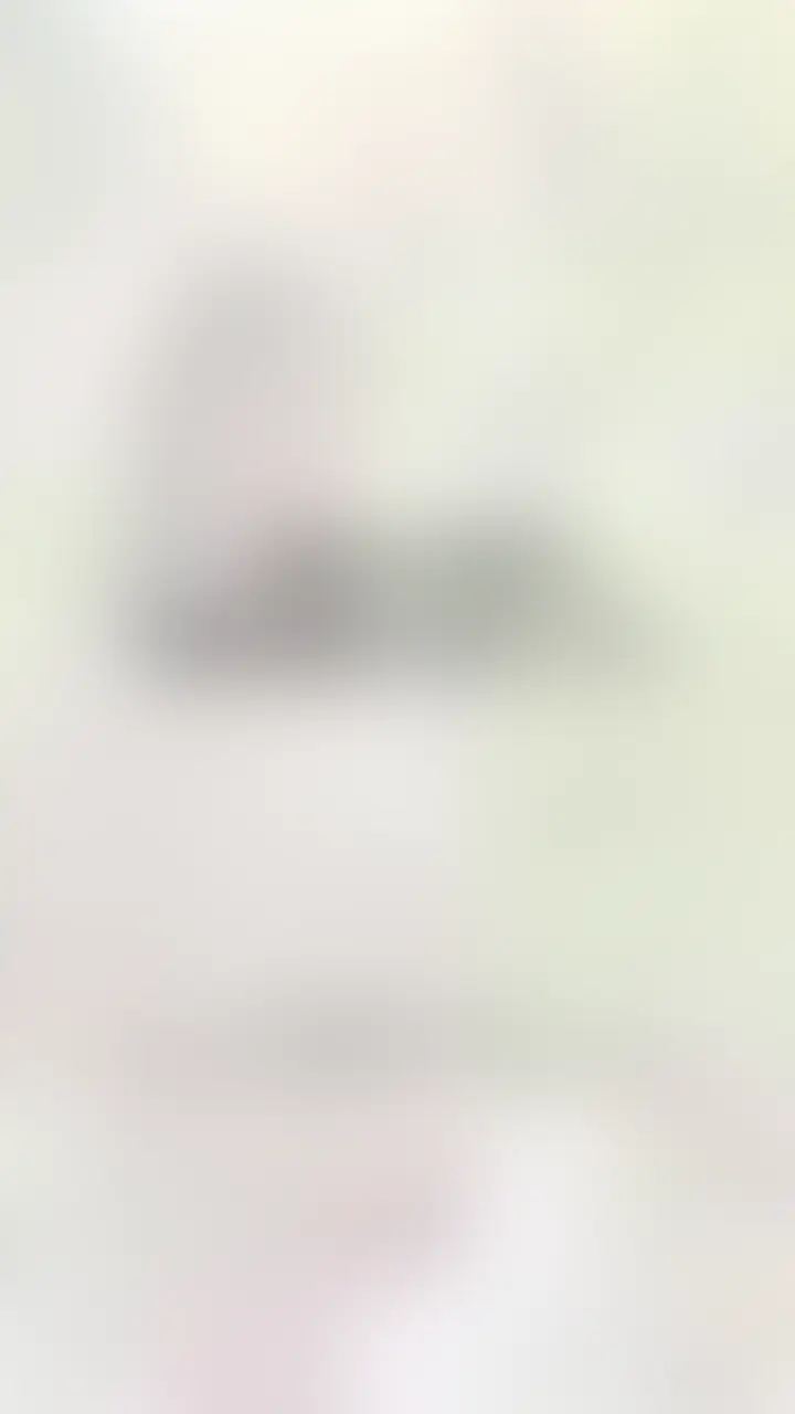 サンプル見ていいなと思ったら、【いいね&ブックマーク】をお願いできますか? 🥺 ✨
________________
今日は私の誕生日です🎂
笑顔で迎えられたのは、変わらず支えてくださる、みなさんのおかげだと思っています。
今作は、これまでで1番、私の魅力が詰まった作品だと思うので、ぜひ多くの方に観ていただけたら嬉しいです🧸🩵
________________
※購入者(サブスク含む)特典
今回限定で、
【特別アングルver.のホテル長尺動画】をプレゼントします🎁
動画をゲットするには
以下の①〜③の全てを完了させてください💗
①「りのの誓い♡」動画投稿に「いいね」する
②投稿の「保存ボタン」を押す
③投稿の「コメント欄に」感想を書いていただき、書いていただいた感想の「スクリーンショット」を私に送信してください🩵
※動画を見終わったあとにお願いします🙇♀️
コメントしていただいた内容を確認させていただき次第、
【特別アングルver.のホテル長尺動画】を順番にお送りいたします✨
ホテルで私のことを別アングルで楽しめる…特別な映像になっています。
ぜひ楽しんでいただけると嬉しいです🥰 (2/2)
