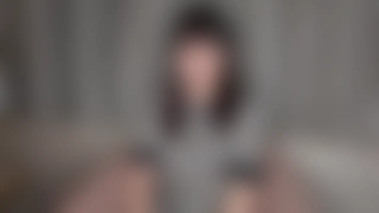 【フル】たぬき顔の22歳女の子が彼氏に内緒で応募してきて喘ぎまくる1日
📝本編は顔モザありません
・年齢:22歳
・職業:フリーター
・カップ数:Dカップ
・性癖:バック、強めに乳首をつねられるこ
・希望SEX内容:彼氏以外とHがしたいが、知らない人は怖いので男優さんに頼みたい
====
こんにちは、AV男優の俊です。
本日依頼を頂いたのはたぬき顔の大人しそうな22歳の女の子です。
大学にいるちょっと可愛い女の子。彼女はそんな雰囲気があるHに興味津々な子です。
なぜ依頼をくれたのか聞いていると「彼氏以外とあまりHしたことをなくて、いつも正常位ばっかでマンネリ化してきた」と言ってました。
バックに凄く興味津々でお尻をフリフリしておねだりする姿も見せてくれました。
あまり丁寧に処理されていない毛が本当に彼氏以外としたことがないのを物語ってますね。
最初は胸を触るだけで恥ずかしそうにしていましたが、徐々に感度が上がっていき大人しい性格には似合わない大きい喘ぎ声が漏れてきました。
イク度に更に感度が上がっていって、おしっこが漏れそうと言ってたのが可愛かったです。
Hが終わった後、すぐトイレに向かったのですが追跡すると笑いながらおしっこをする姿も見れました。
「オープンにHができて凄く楽しかった」と言ってた笑顔も忘れられないですね。
若い女の子が良いSEXを体験することで、30代の大人になっても性に貪欲な人妻になるので今回は良い活動ができたと思います。
#美尻
#爆尻
#巨尻
#デカ尻
#巨乳
#爆乳
#乳輪
#Dカップ
#個撮
#個人撮影
#色白
#種付け
#デカ尻
#ハメ撮り
#裏垢
#変態
#素人
#痴女
#NTR好き
#OL (2/2)