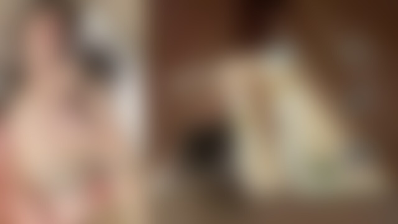 ［全裸］友達と生中えっちしてきた🥺
 立ちバックで気持ちいいとこ突かれまくってハメ潮しちゃった💦
 床びしょびしょにしてごめんなさい。。。 (2/2)