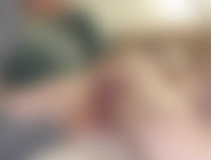夜に妻と目隠しH✨
パンツがびしょびしょ、目隠しするとすごく感度がよくなるのでハマってしまいました💕前戯を念入りにしすぎて妻は果ててしまいましたがもちろんおさまらない僕のペ◯スでしっかりとどめを😆💕 (2/2)