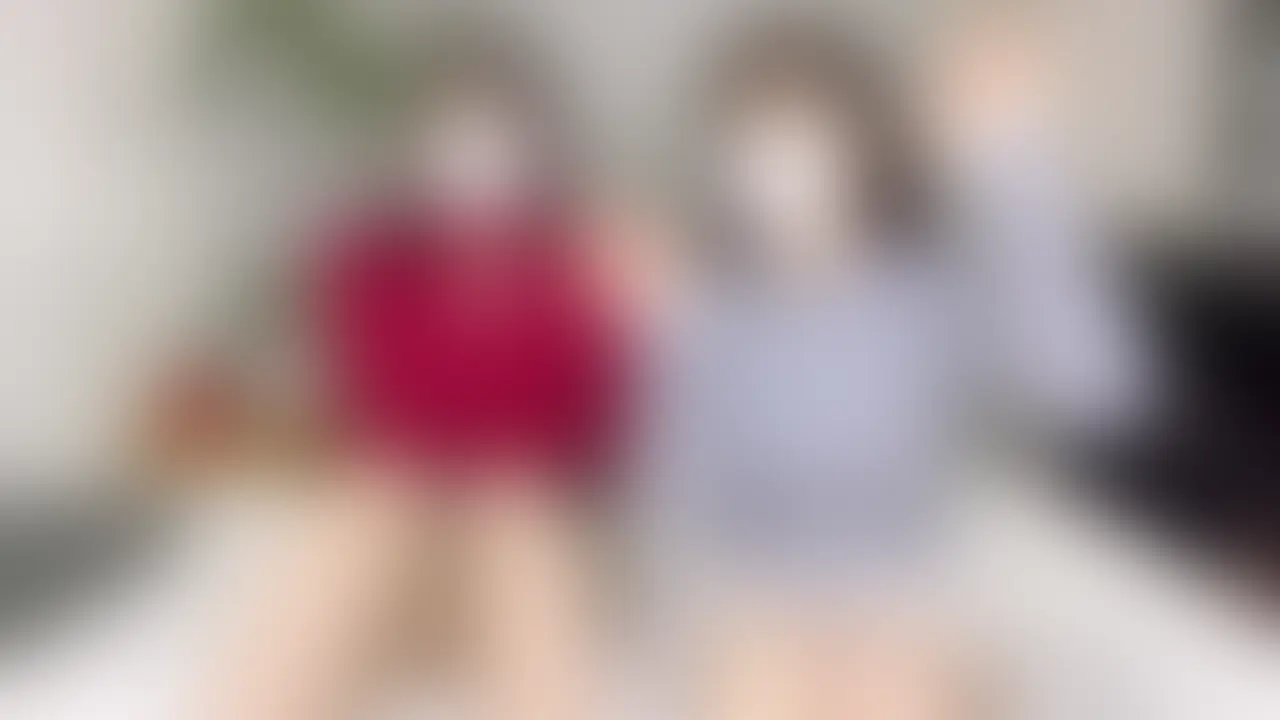 【(前編+後編)完全収録ver.】
1年ぶりの顔出し解禁! なのちゃんファン参加で、開始1分から “放送事故級” の展開に…。一線を越えた "禁断の中出し3連発"［1146/1147作品目］


なのちゃんファンが参加した時に起きた出来事です。。

アイドルのイベントの時に会ったことがあるらしくて
面識があるなら大丈夫かなぁと思ってなのちゃんに任せたら、、
まさかの開始1分で “放送事故級” の展開へ…＞＜


なのちゃんファンの熱量は想像以上で、空気は一気に制御不能に＞＜
しかも興奮したのか、ハメてる時に3回も中出し💔
気づいた時には **完全に一線を越えた禁断SEX** へ。。

「感じてる顔が見たいです」と急にマスクを外され、
なのちゃん1年ぶりの顔出し解禁も💦

時間は、50分40秒です。 (2/2)