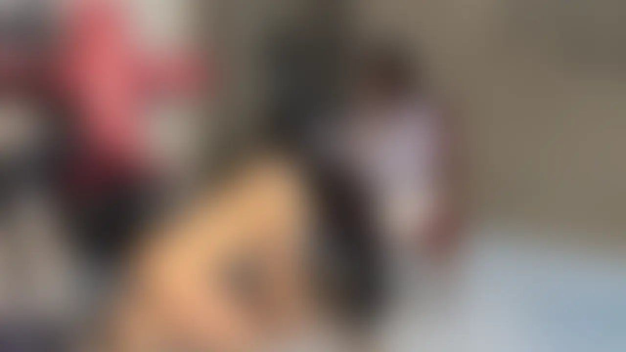 ヨハネ様による思想の書き換え調教“女王様は神、男は道具”を脳に刷り込まれる時間
※サンプル顔モザ購入後本編顔出し

今回は、新宿PERSONAのヨハネ様を撮影させていただきました。

1人のマゾと、目の前のヨハネ様。  
そこにあるのは、ただ一方的な力の構造。  
マゾはまるで、蛇に睨まれた蛙のように、何もできずにただ待つしかない存在。  
『どう捕食されるか、それすら選べないまま。』

ヨハネ様は、目の前のマゾに対して『思想の書き換え』から始めます。  
「女が上、男が下」  
「女王様は神で、男は道具」  
その言葉は“教え”ではなく、“前提”。  
口にした瞬間、マゾとしての脳に書き込まれていきます。

そして今回の調教では、指先ひとつで動くことが男の役目であるという“指令動作訓練”も含まれます。

- 指を下に向ければ、即座に土下座  
- 指を開けば、無様なM字開脚  
- 指をくるくる回せば、その場で回転  
- 手を叩けば、全力でコマネチ  
- 手を上下に動かせば、その場でありがたく自慰させて頂く

言葉ではなく指先だけで支配される。  
命令ではなく、視線と動作の圧だけで本能をねじ伏せられる。  
それが、“女王様とマゾ”という関係です。

年齢、社会的立場、経験値。  
そうしたものに意味はありません。  
目の前のヨハネ様が女性であるという、それだけの理由で、男は屈する以外に選択肢を持ちません。

現に、20歳前後のヨハネ様は、10年以上長く生きてきたマゾを完全に手のひらで転がし、沈黙のまま支配していきます。

それでは、本編をお楽しみください (2/2)