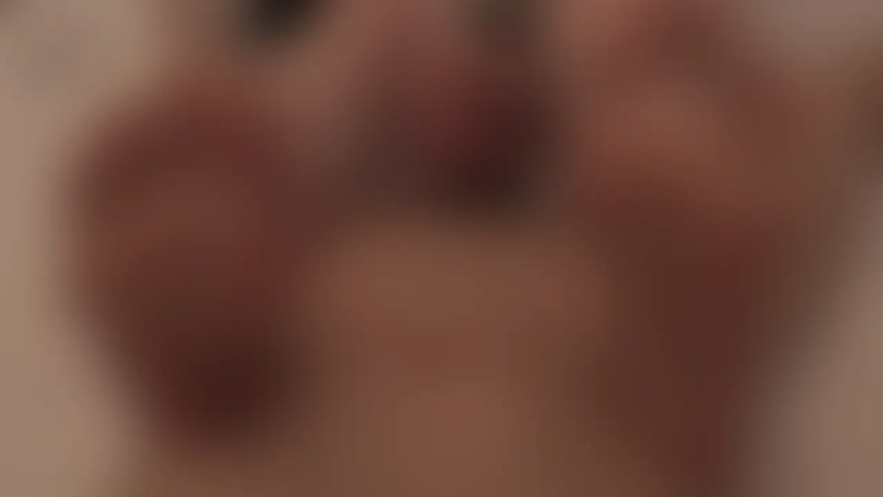 私の足に夢中で腰振ってるのがかわいい動画。笑
必死すぎて余裕のないおちんちんを最後までじっくり可愛がってあげました🥰
あとこの動画じゃよくわからないかもなんだけど、すごく可愛い衣装用意してくれたから全身映るようなシーンも撮ってもらえばよかった~!
楽しかったんだけどそれだけが心残り。笑
He was so desperate, humping my feet like he couldn’t help himself. It was so cute to see him lose all control. I made sure to take good care of his needy little toy until the very end...🥰
Also, I’m wearing such a cute outfit that someone picked out for me!
I wish I had filmed some full-body shots to show it off better... that's my only regret from such a fun shoot. lol (2/2)