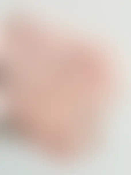るる👙(🥼看護師目指す女子大生💉)「今日のルルの脱ぎたてパンツ🥰」の投稿サムネイル