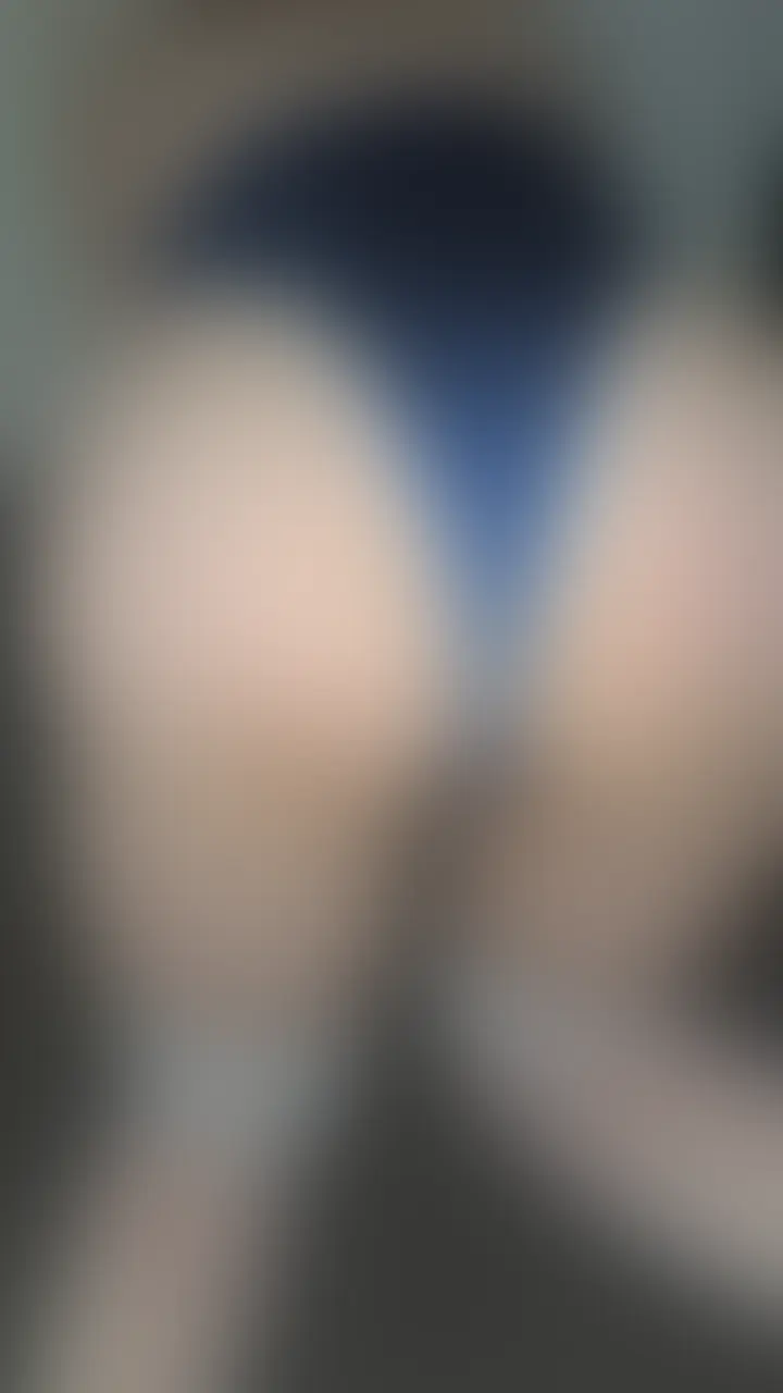 人妻のスクール水着💜
毛がはみ出しちゃってる🫣❣️ (2/2)