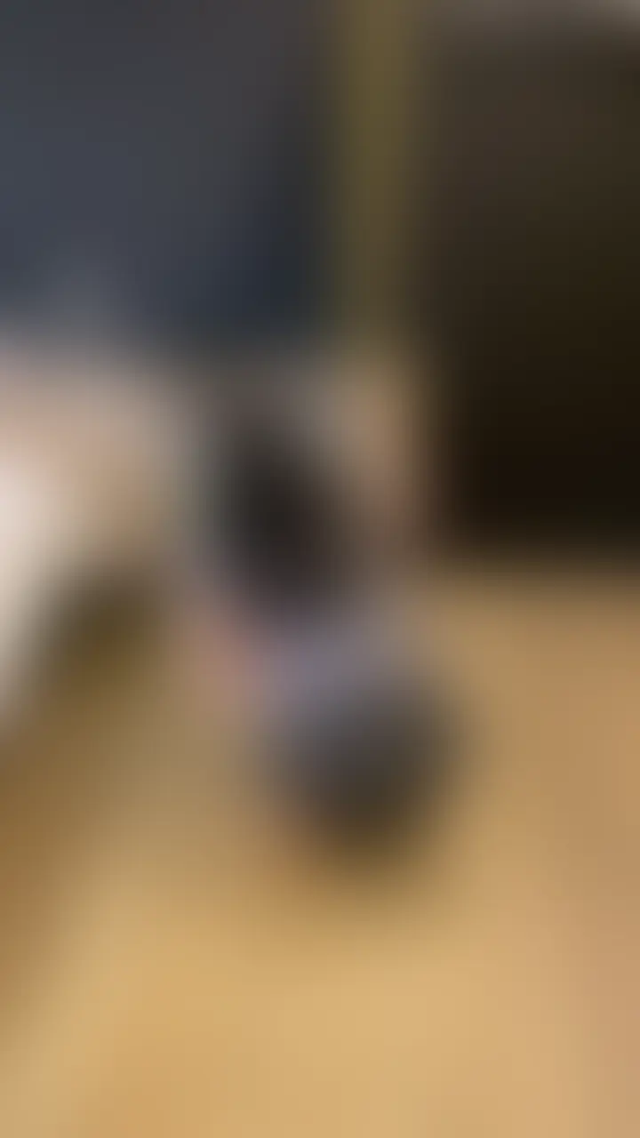 皆さまこんにちは。
いつもありがとうございます。
「【受容系巨尻女子シリーズ】まったりフェラの最高峰!!全てを受け入れるナイスバディ女」になります。
久々の登場のナイスバディ巨乳デカ尻高身長女子。
今回も流石のスタイルを維持しており、圧巻のケツをしております。
いつもの「いいよぉ〜」も全開で、変態なクエスチョンにも全てを包み込むアンサー。
粘着質なまったりフェラチオも絶品でかなり気持ちよかったです。。大量に口内射精してしまいました。
よろしくお願いします。 (2/2)