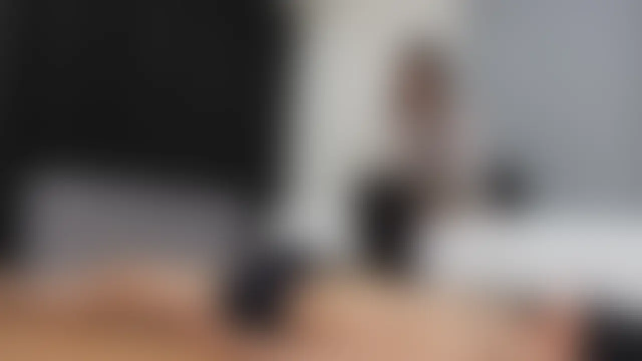 まりなちゃん足コキ顔面騎乗、手コキで潮吹き何度もイカせる。
美人系の可愛いまりなちゃんがM男を責める後編
足で電気あんまをしてちんこをなじり
顔面騎乗をしながらの責め
「雑魚だね」と楽しそう
足を舐めさせ、口に突っ込み
手コキ責め、射精しても責めをやめずに
何度も潮吹き&空イキさせます (2/2)